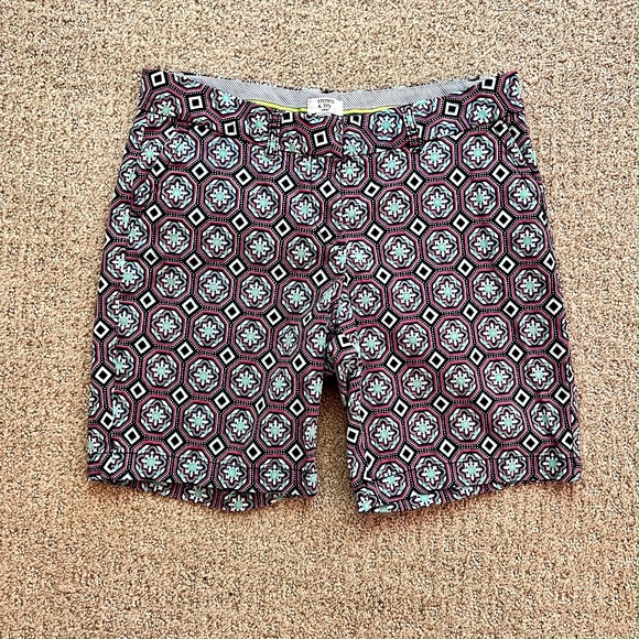 Darling Crown and Ivy  patterned shorts 8p - Picture 4 of 9